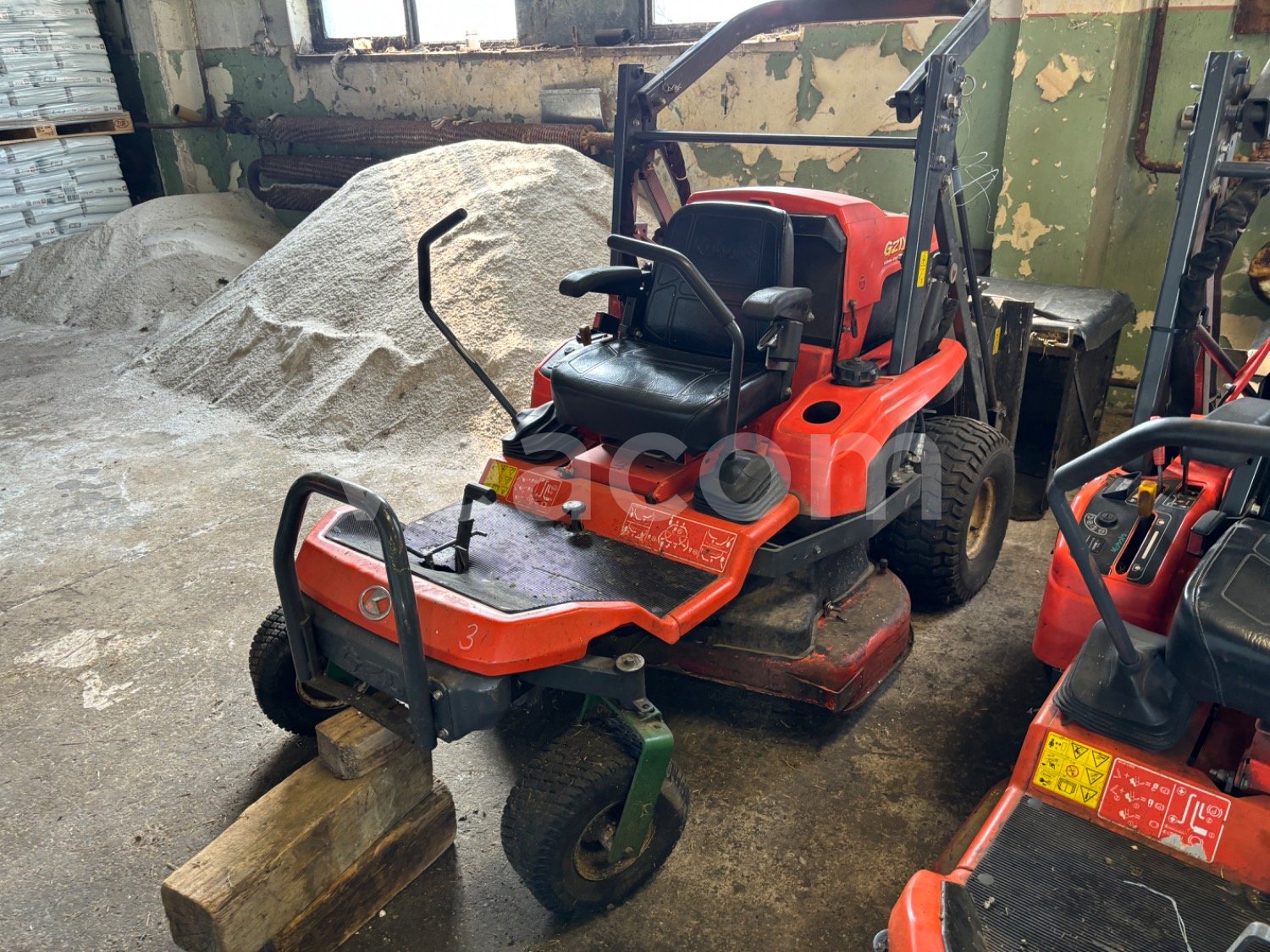 タイタン Aktuální aukce: #16784 KUBOTA GZD 15-3HD - Č. 3 - Dražby vozidel