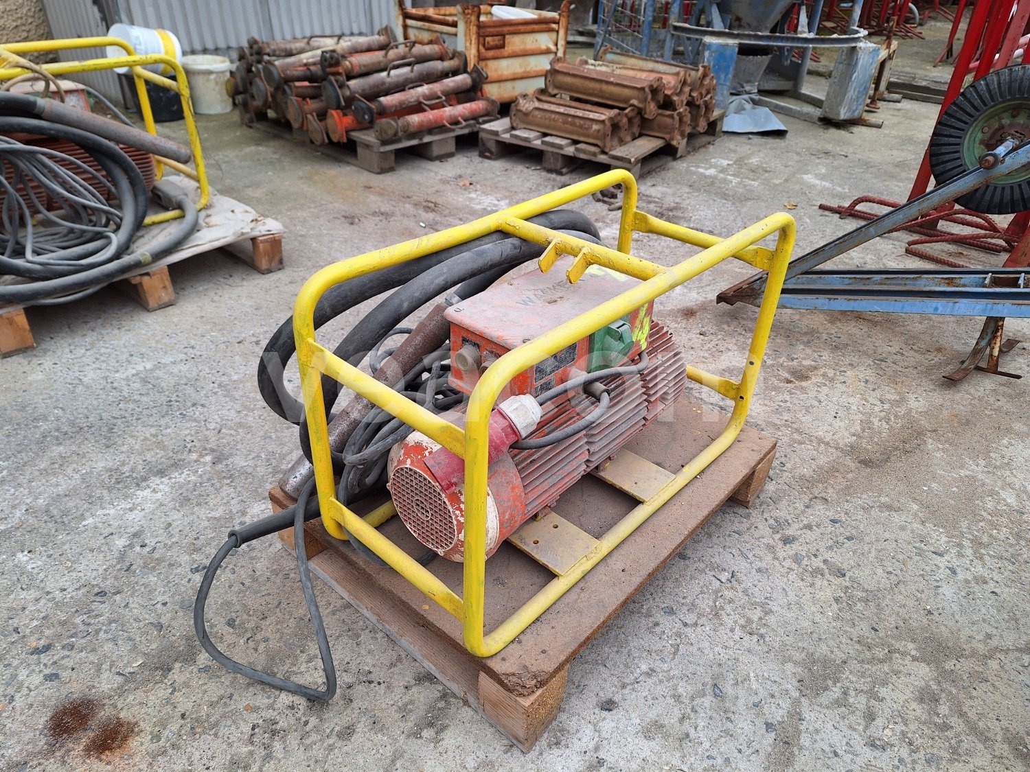 Upcoming auction: #16945 WACKER WERKE FU 4/200 SW | Veacom