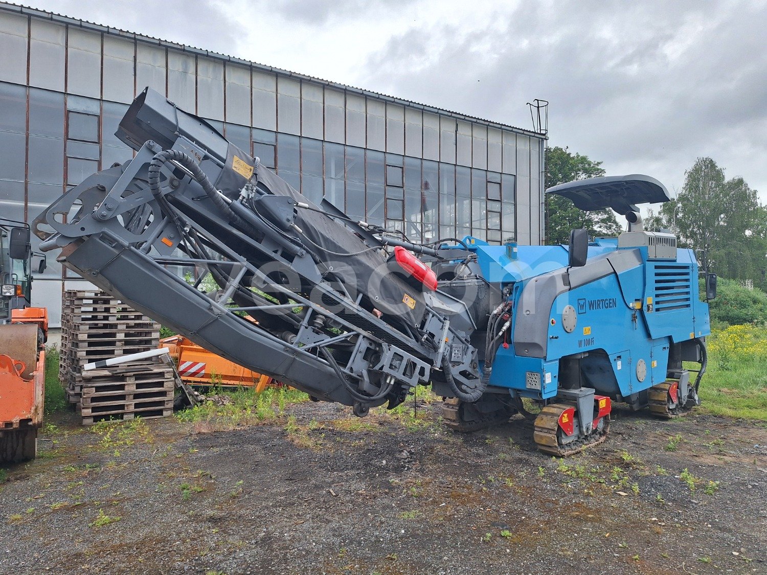 Upcoming auction: #19511 WIRTGEN FRÉZA NA CESTU W 100 FI | Veacom