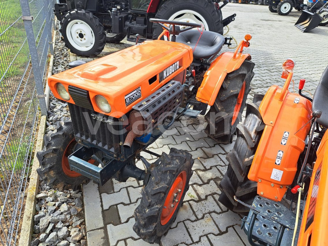 。 Upcoming auction: #23586 KUBOTA B 7000 4X4 | Veacom