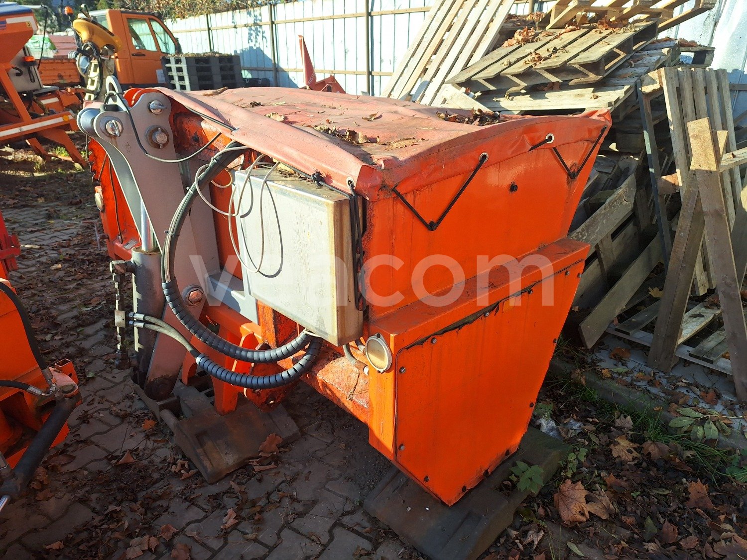 Upcoming auction: #24817 AGROMETAL SYPAČ ZA TRAKTOR | Veacom