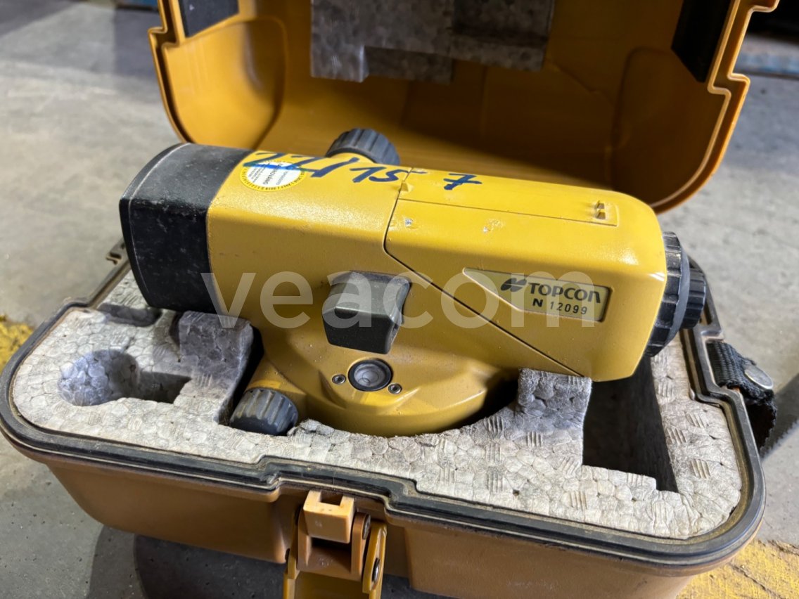 T Upcoming auction: #24716 3KS NIVELAČNÉ PRÍSTROJE | Veacom