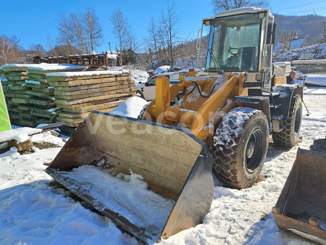 Upcoming auction: #27415 LIEBHERR L 522 | Veacom