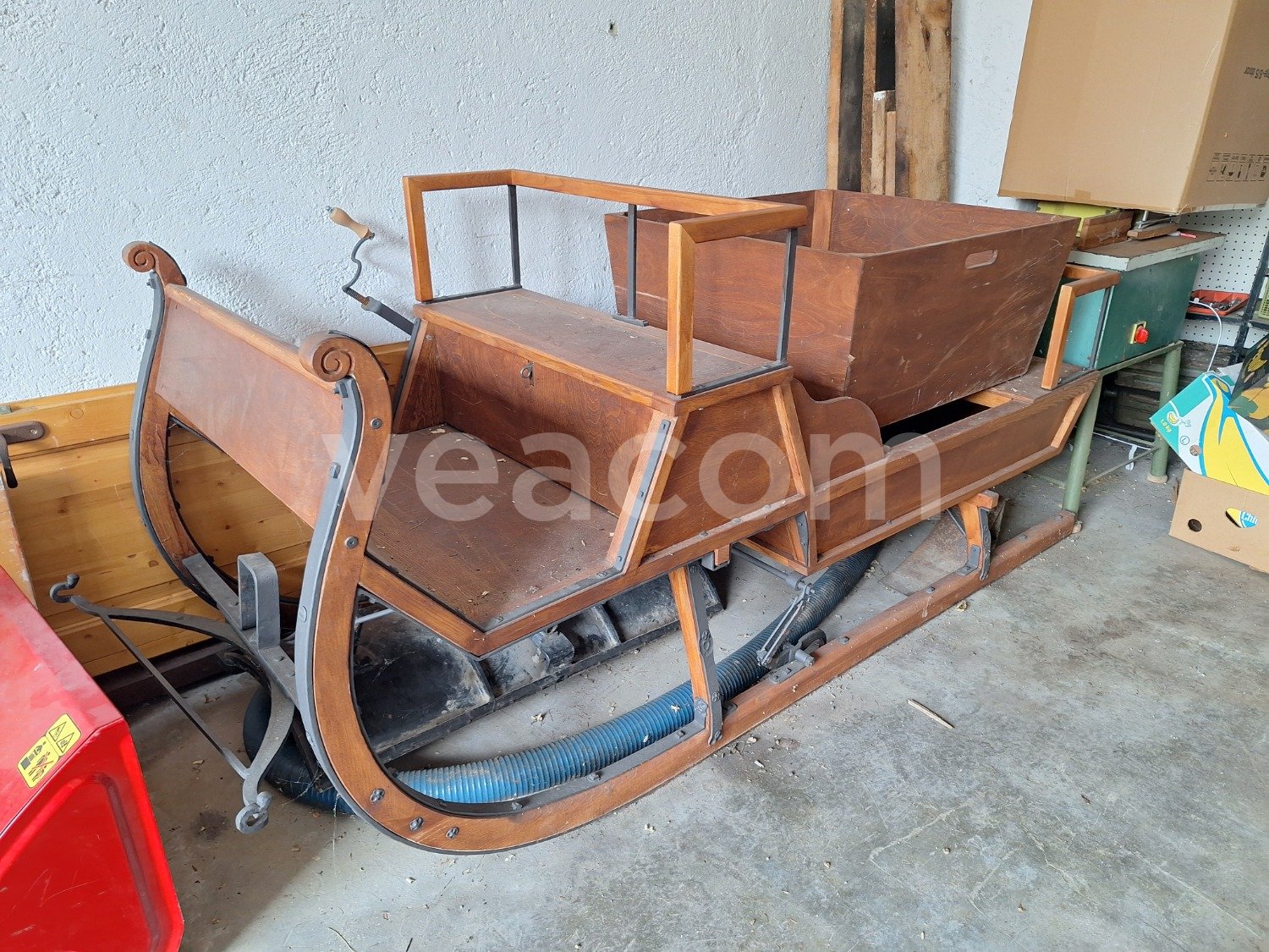 Upcoming auction: #32459 SÁNĚ ZA KONĚ | Veacom