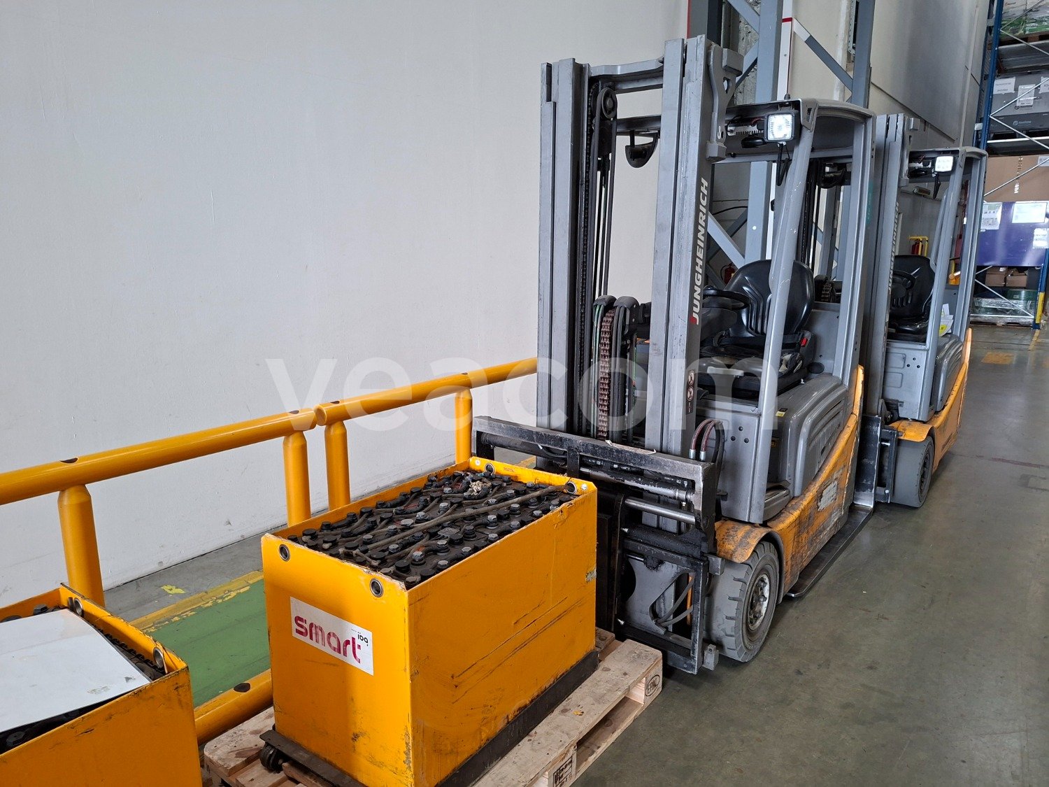 Ａ Upcoming auction: #32869 JUNGHEINRICH EFG 215 | Veacom