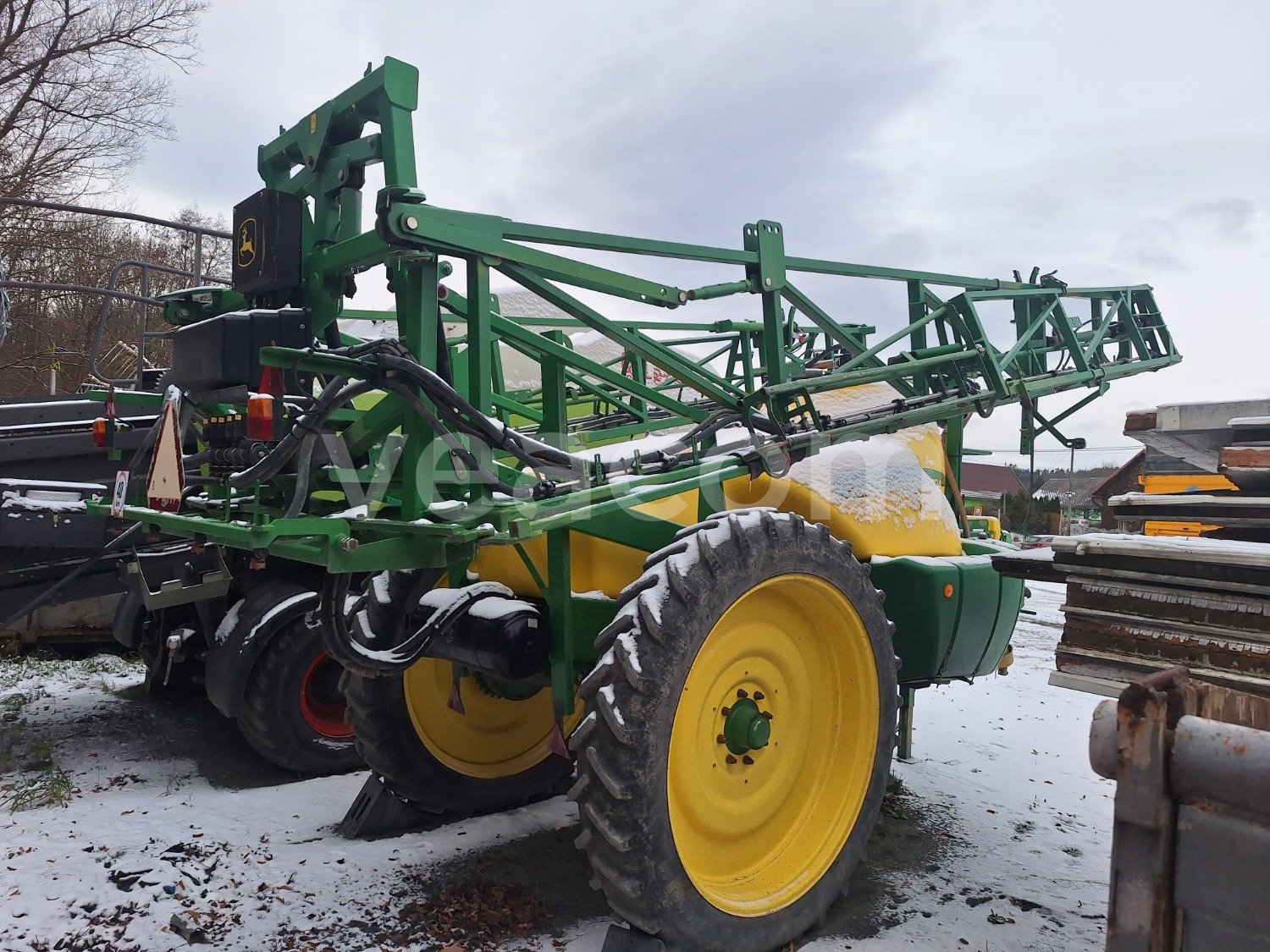 Upcoming auction: #38374 JOHN DEERE TRSP 700/40 | Veacom
