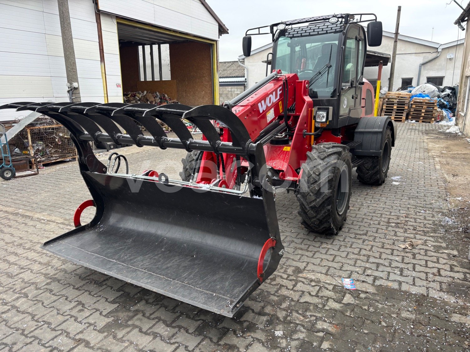 ®️ Upcoming auction: #40280 WOLF WL 825T | Veacom
