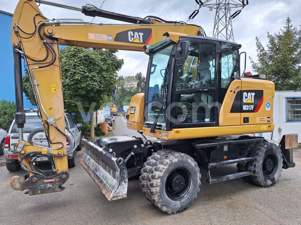 Online aukce: CATERPILLAR  M317F