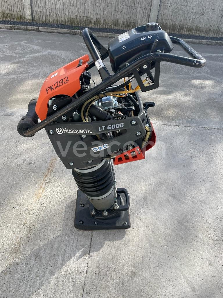 Online aukce:   HUSQVARNA LT6005
