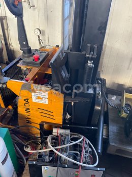 Online aukce: HYUNDAI  15ESR
