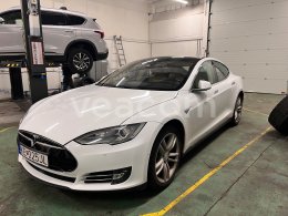 Online aukce:  TESLA MODEL S