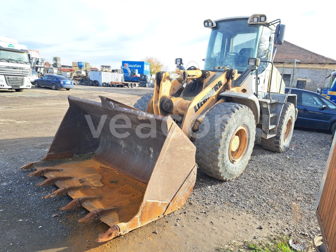 Online aukce: LIEBHERR  L 542