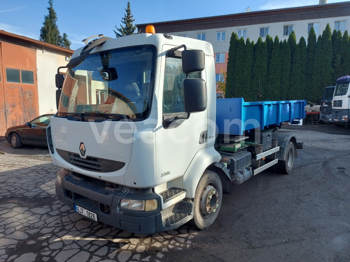 Online aukce: RENAULT  MIDLUM 220