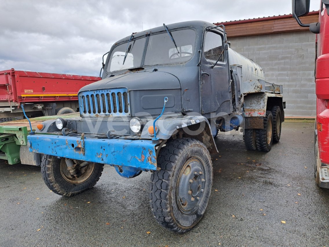 Online aukce: PRAGA  V3S 6X6