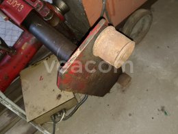 Online aukce:   PNEUMATICKO- HYDRAULICKÝ JÁMOVÝ ZVEDÁK
