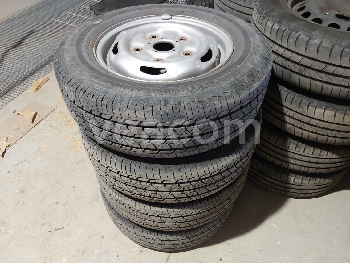 Online aukce:   BARUM 195/70 R15 + PLECHOVÉ DISKY NA FORD TRANSIT