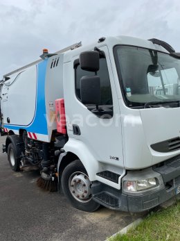 Online aukce: RENAULT  MIDLUM 240