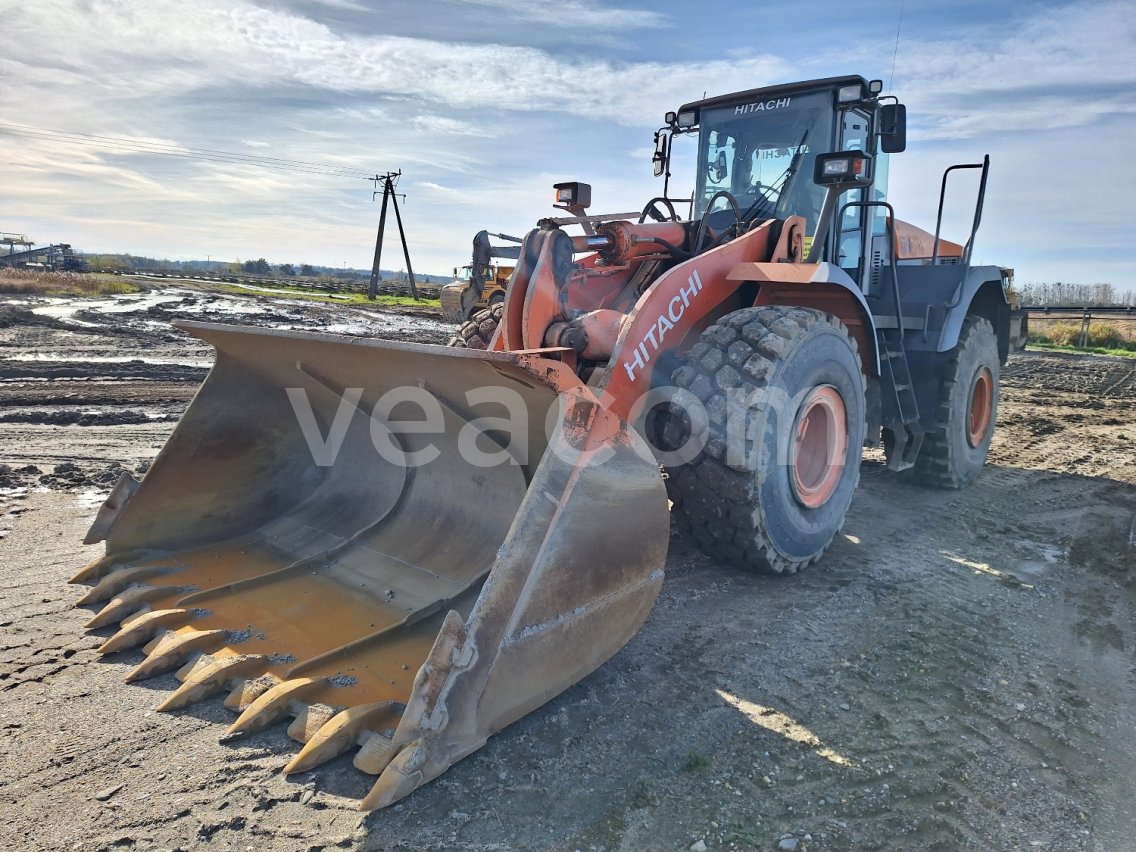 Online aukce: HITACHI  ZW310