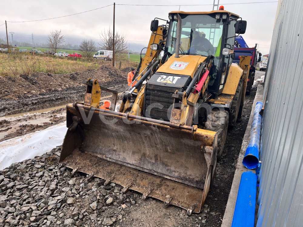 Online aukce: CATERPILLAR  427F2