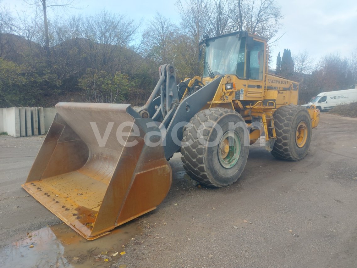 Online aukce: VOLVO  L180