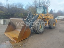 Online aukce: VOLVO  L180