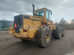 Online aukce: VOLVO  L180