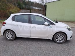 Online aukce: PEUGEOT  208
