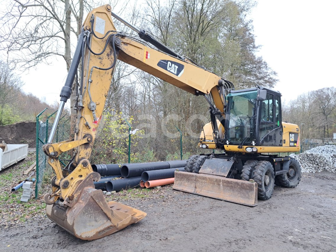Online aukce: CATERPILLAR  M 315 D