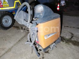 Online aukce:   2X TASKI 750COOX