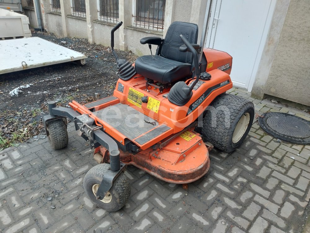 Online auction:  KUBOTA ZD21