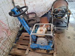 Online auction:   WEBER MT CR2 R