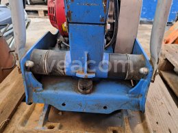 Online auction:   WEBER MT CR2 R