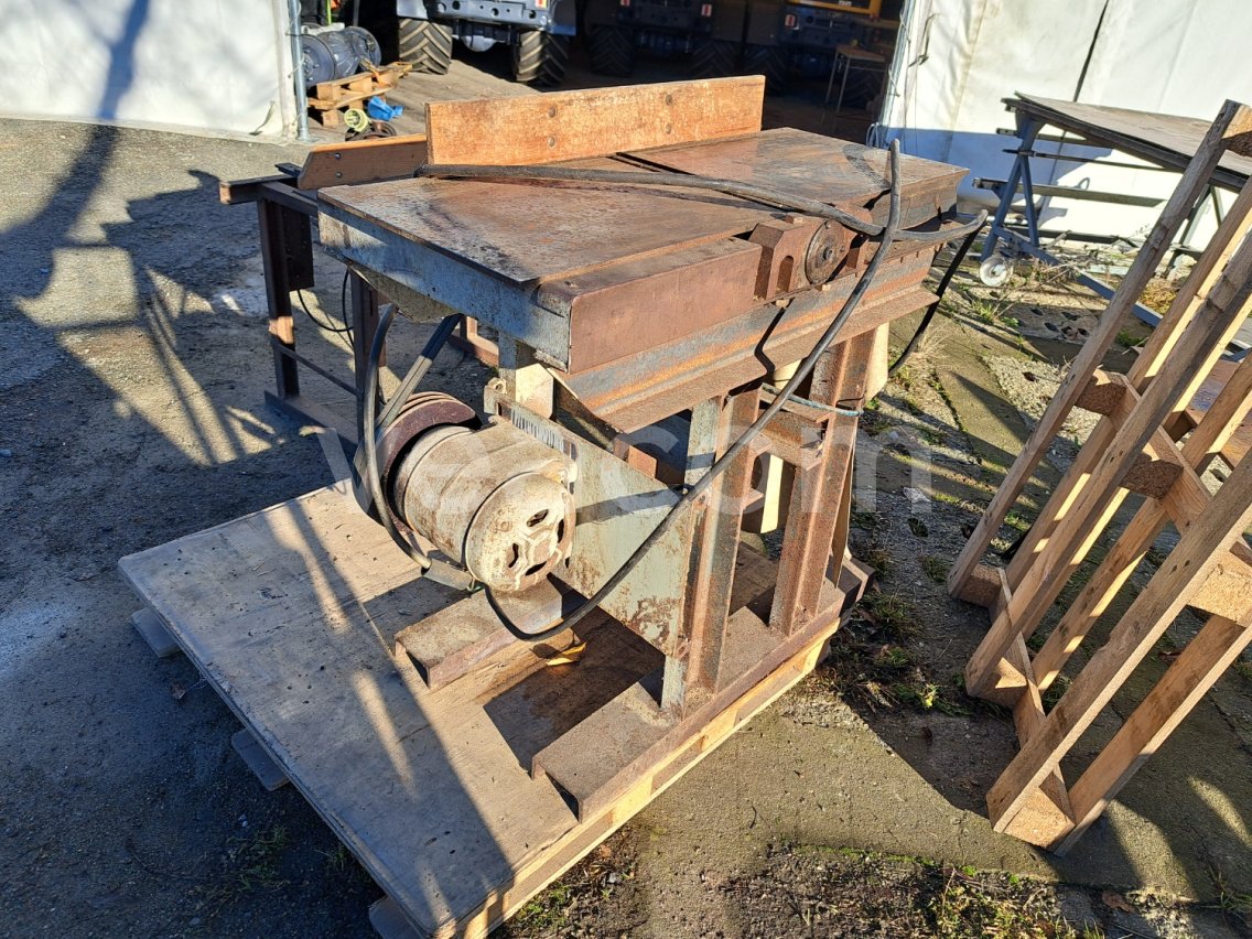 Online aukce:   HOBLOVACÍ STROJ 35CM