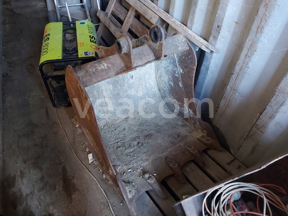 Online aukce:  PODKOPOVÁ LŽÍCE 80 CM JCB 3CX/4CX - ZUBY