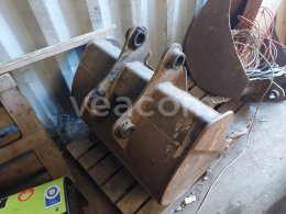Online aukce:   PODKOPOVÁ LŽÍCE 80 CM JCB 3CX/4CX - ZUBY
