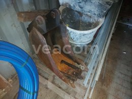 Online aukce:   PODKOPOVÁ LŽÍCE 40 CM JCB 3CX/4CX - ZUBY