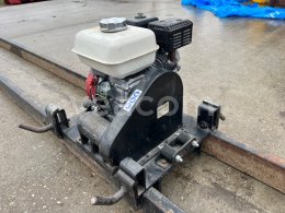 Online aukce:   VIBRAČNÁ LATA 6M-MOTOR HONDA GX160