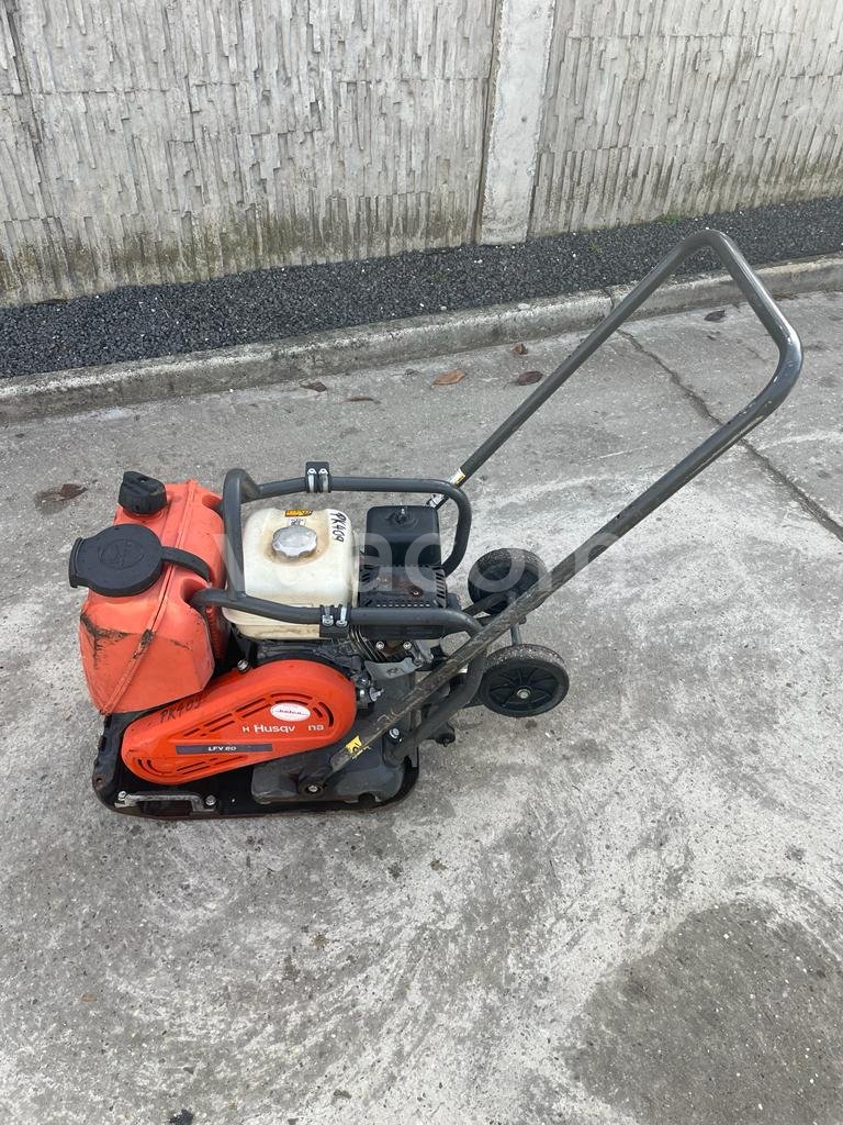 Online aukce:  HUSQVARNA LFV80
