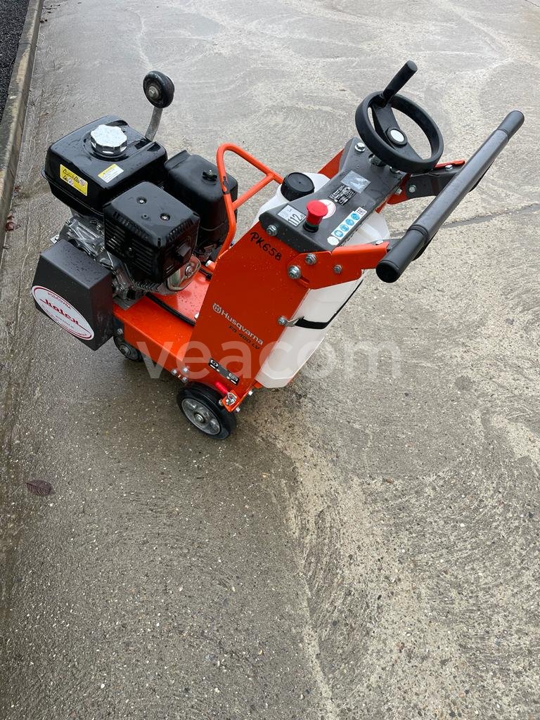 Online aukce:  HUSQVARNA FS400 LV