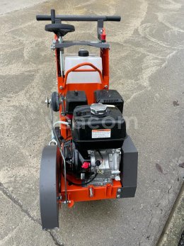 Online aukce:   HUSQVARNA FS400 LV