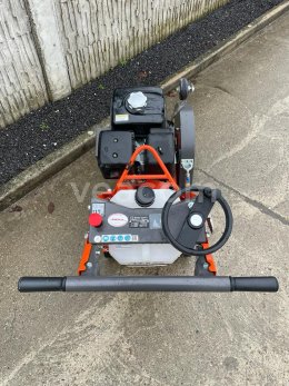 Online aukce:   HUSQVARNA FS400 LV
