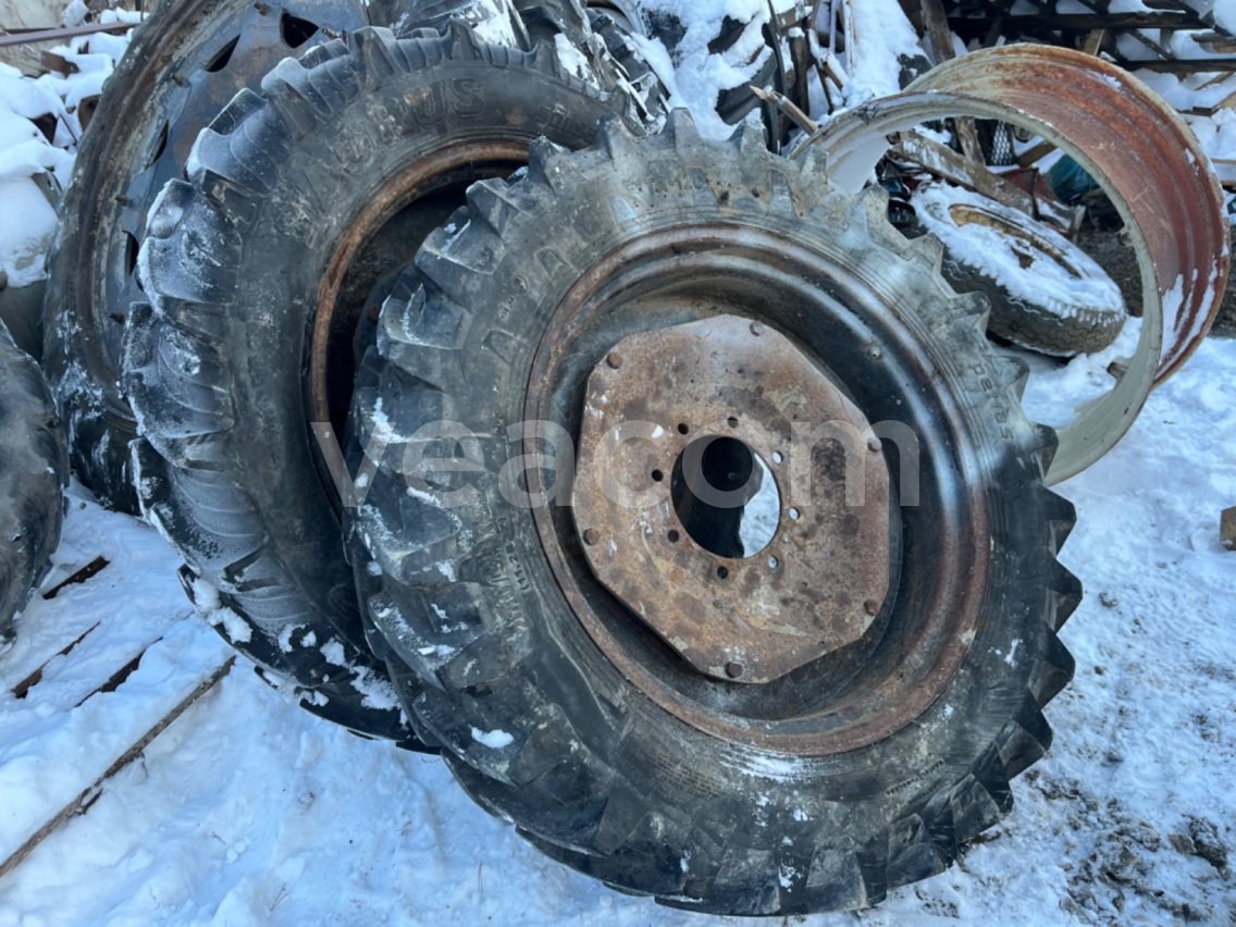 Online aukce:   PNEUMATIKY NA ZETOR S DISKAMI 2KS 270/95 R32