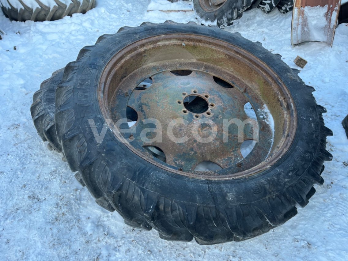 Online aukce:   PNEUMATIKY NA ZETOR S DISKAMI 2KS 300/95 R46