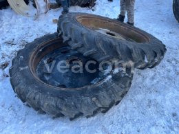 Online aukce:   PNEUMATIKY NA ZETOR S DISKAMI 2KS 300/95 R46
