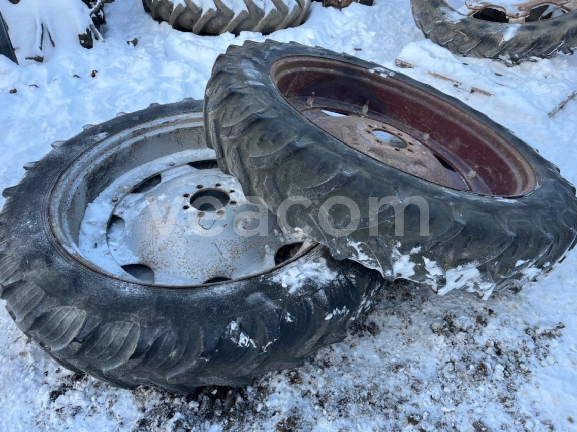 Online aukce:   PNEUMATIKY NA ZETOR S DISKAMI 2KS 300/95 R46