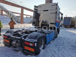 Online aukce: RENAULT  T 520