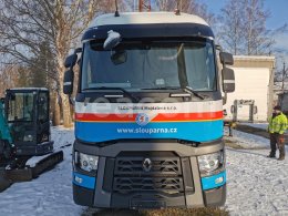 Online aukce: RENAULT  T 520