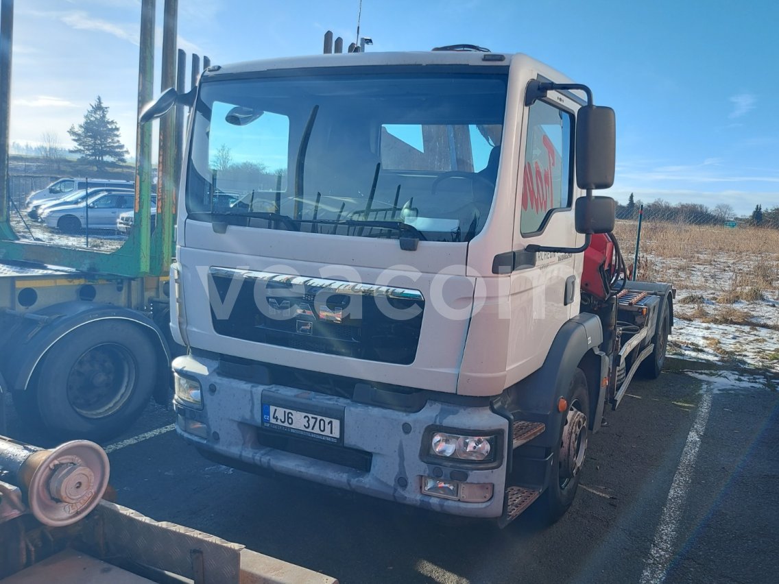 Online aukce: MAN  TGM 18.290 + HR