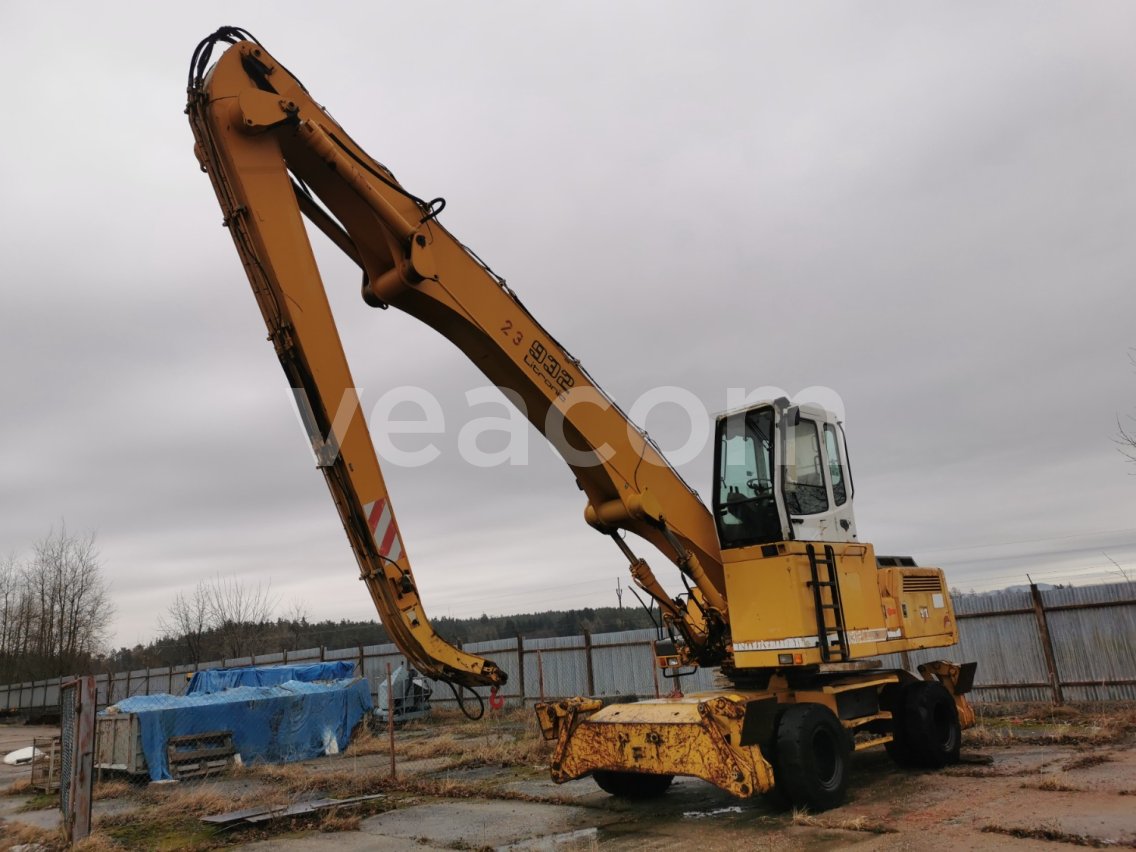 Online aukce: LIEBHERR  932