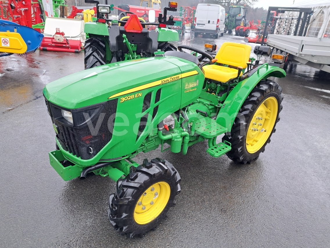 Online aukce:   JOHN DEERE 3028EN 4X4